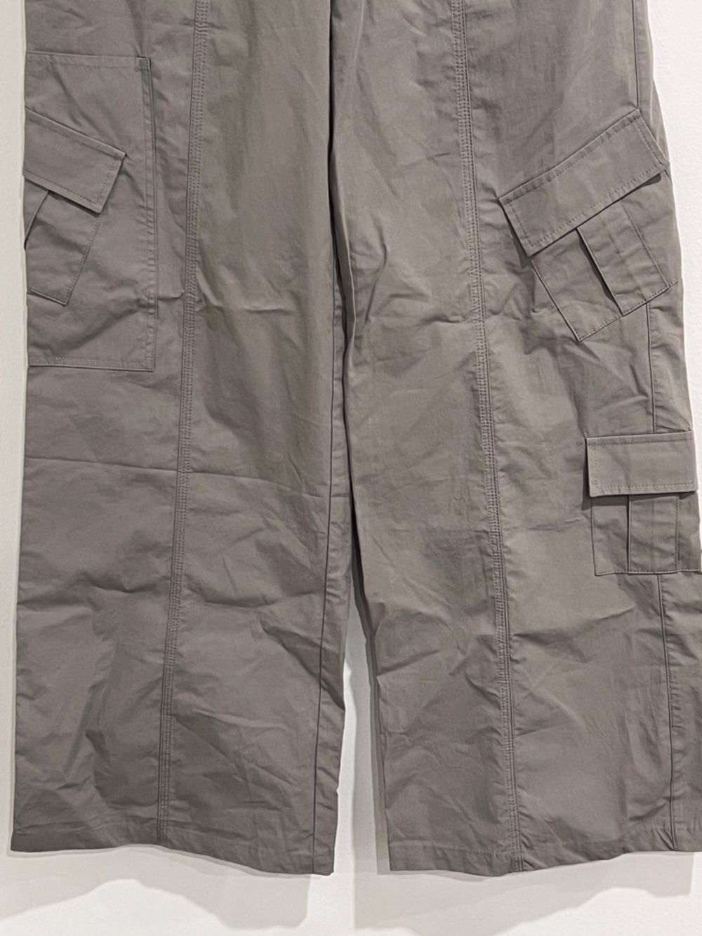 NWT Elodie Low Rise Cotton Cargo Pants in Olive Green - Picture 4 of 13